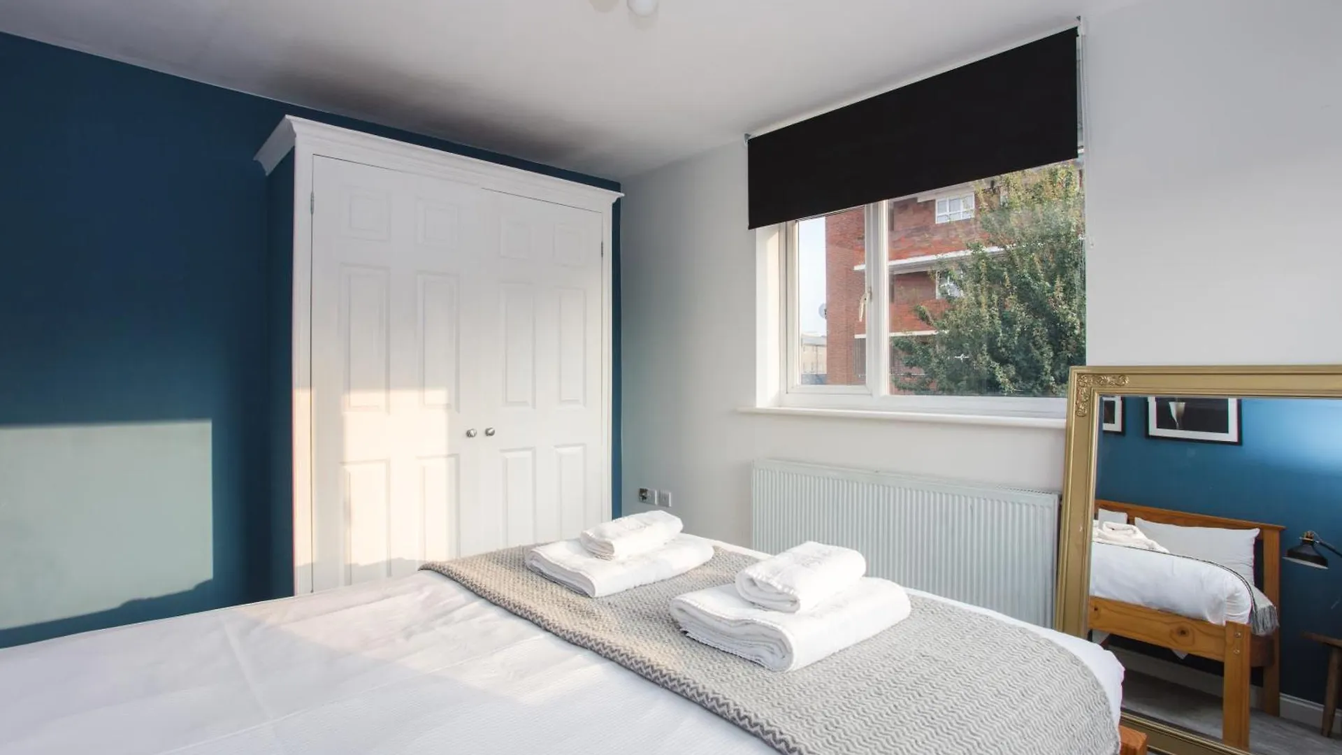 Lovely 2 Bedroom Flat Near Whitechapel Station London 0*,