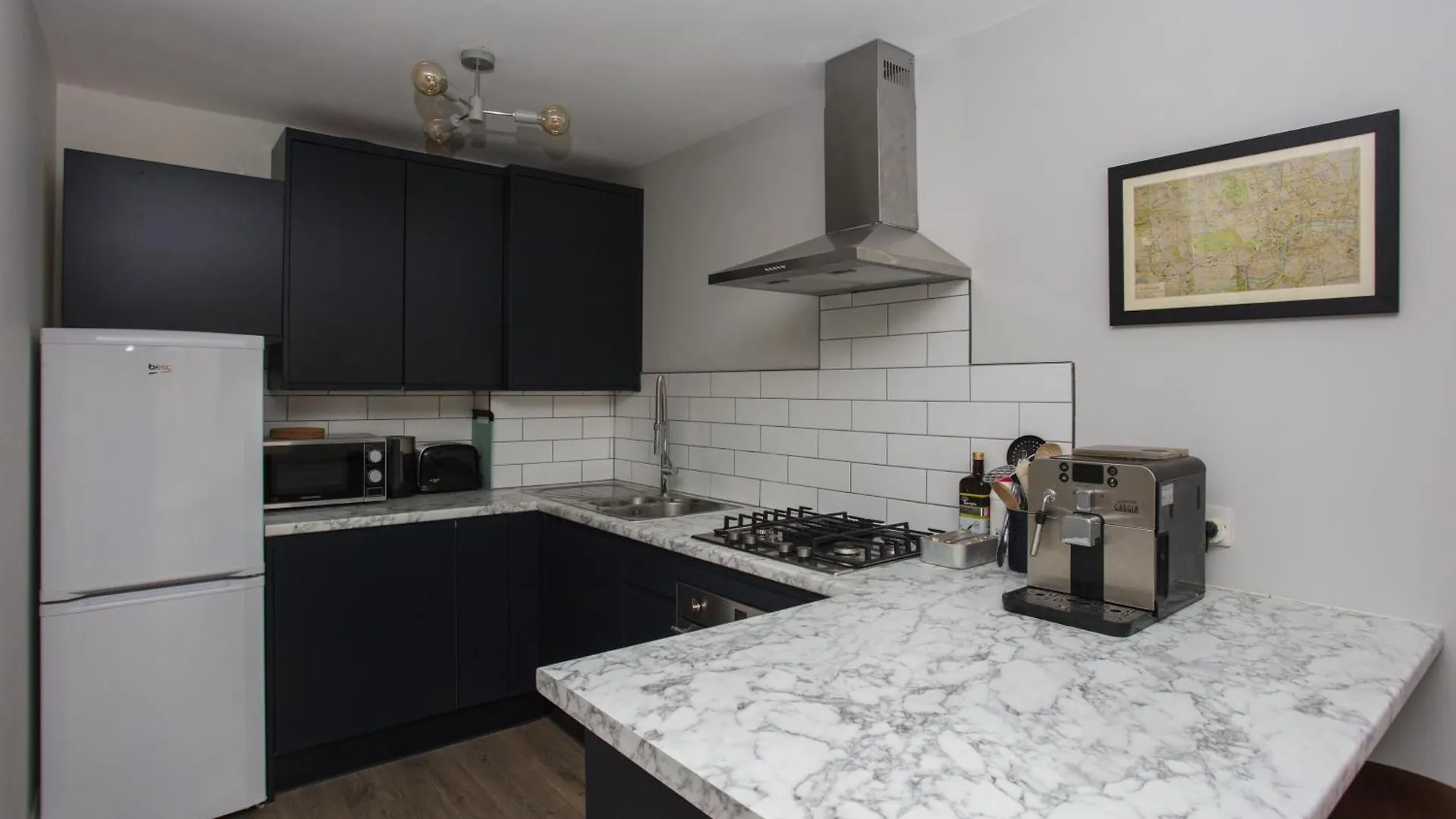 Apartment Lovely 2 Bedroom Flat Near Whitechapel Station London