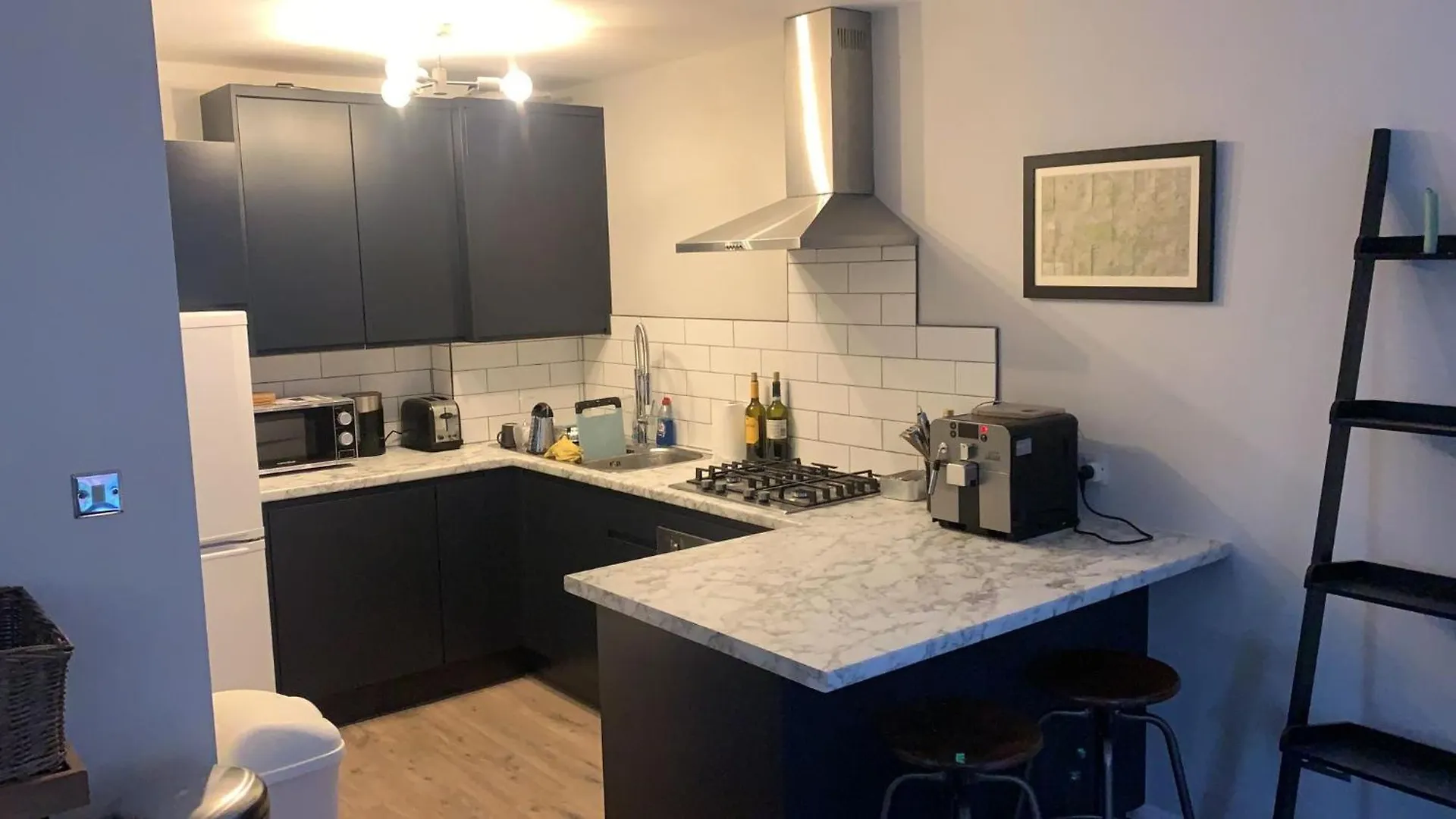 Lovely 2 Bedroom Flat Near Whitechapel Station London